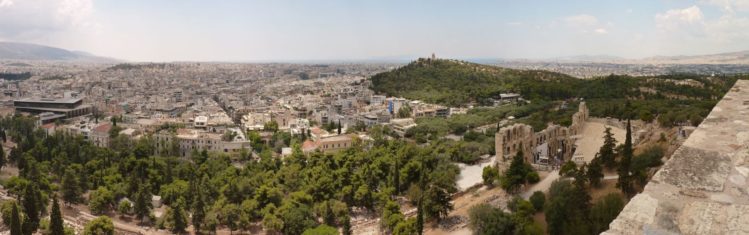 Odeon des Herodes Atticus und Blick auf Athen von der Akropolis