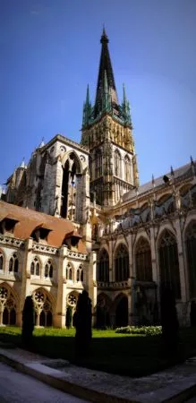 Seitenansicht der Kathedrale von Rouen