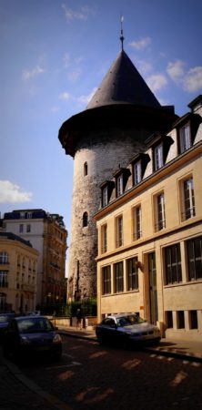Aussenansicht des Turm Jeanne d’Arc in Rouen