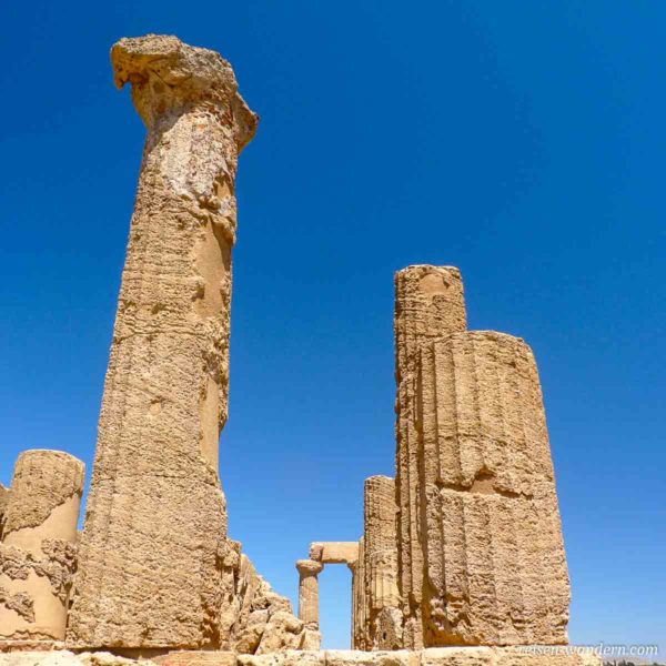 Säulen des Heratempel im Tal der Tempel in Agrigent