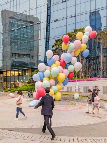Skulptur aus Luftballons in Seoul
