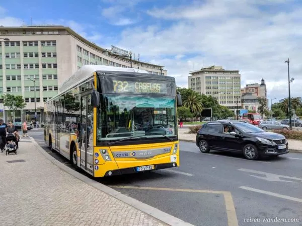 Bus des öffentlichen Nahverkehrs in Lissabon
