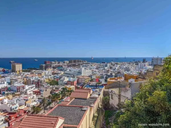 Blick über die Dächer von Las Palmas auf Gran Canaria