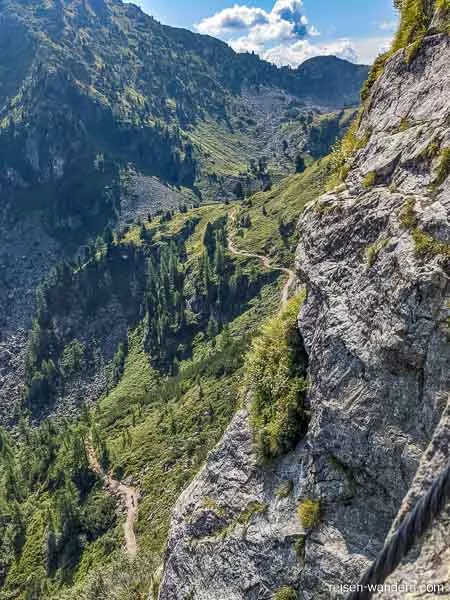 Blick vom Klettersteig auf dem Weg zum Spiegelsee